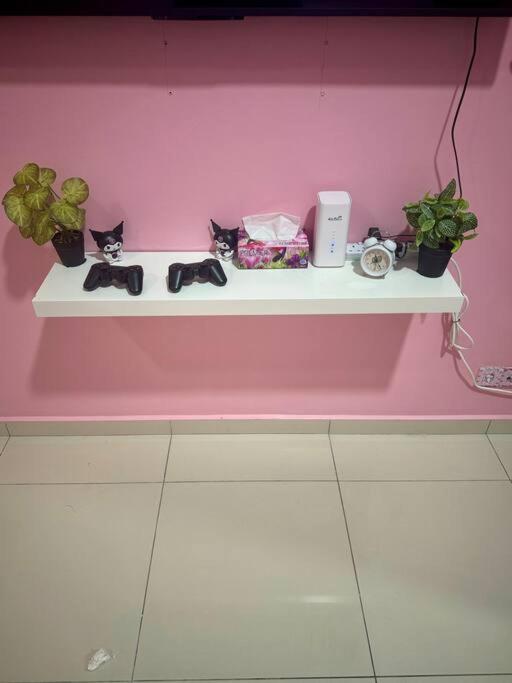 Hello Kitty Homestay - Cameron Highlands - Spacious Studio - Perfect For Families - Sleeps 4 And Baby Tanah Rata Bagian luar foto