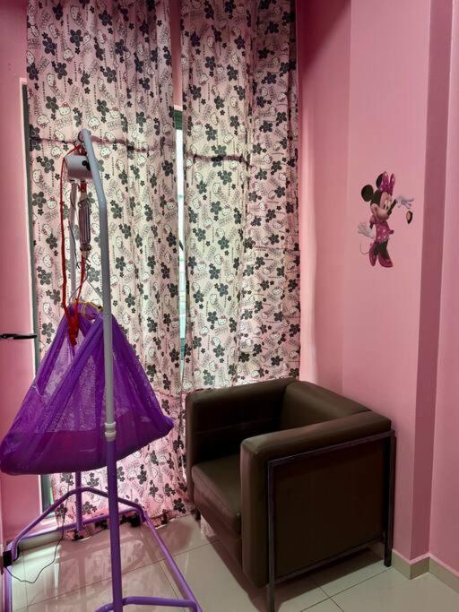 Hello Kitty Homestay - Cameron Highlands - Spacious Studio - Perfect For Families - Sleeps 4 And Baby Tanah Rata Bagian luar foto