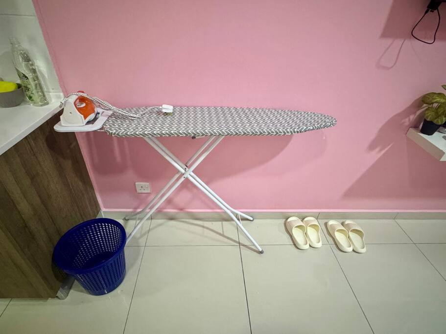 Hello Kitty Homestay - Cameron Highlands - Spacious Studio - Perfect For Families - Sleeps 4 And Baby Tanah Rata Bagian luar foto